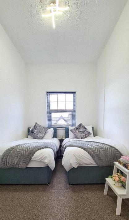 Entire 2 Bed Flat On 3Rd Floor Near City Centre & Stadium كارديف المظهر الخارجي الصورة