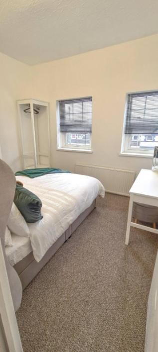Entire 2 Bed Flat On 3Rd Floor Near City Centre & Stadium كارديف المظهر الخارجي الصورة